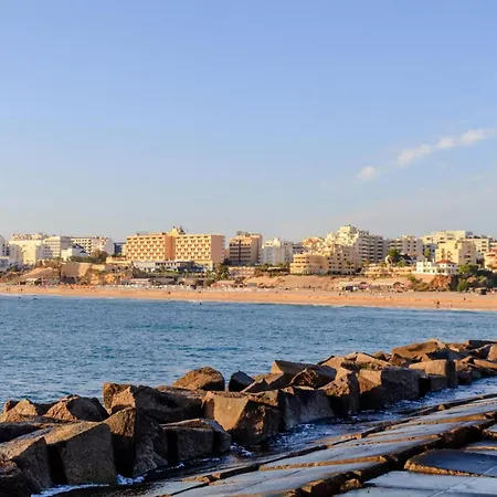 A25 - Rocha Mar アパート