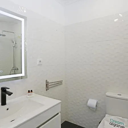 A25 - Rocha Mar Apartamento *
